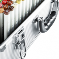 Copic Sketch Full Set 358 набор маркеров с кистью в фирменном чемодане, вся палитра - Copic Sketch Full Set 358 набор маркеров с кистью в фирменном чемодане, вся палитра купить в официальном магазине Copic.Club (Копик Клуб) с доставкой по РФ и всему миру